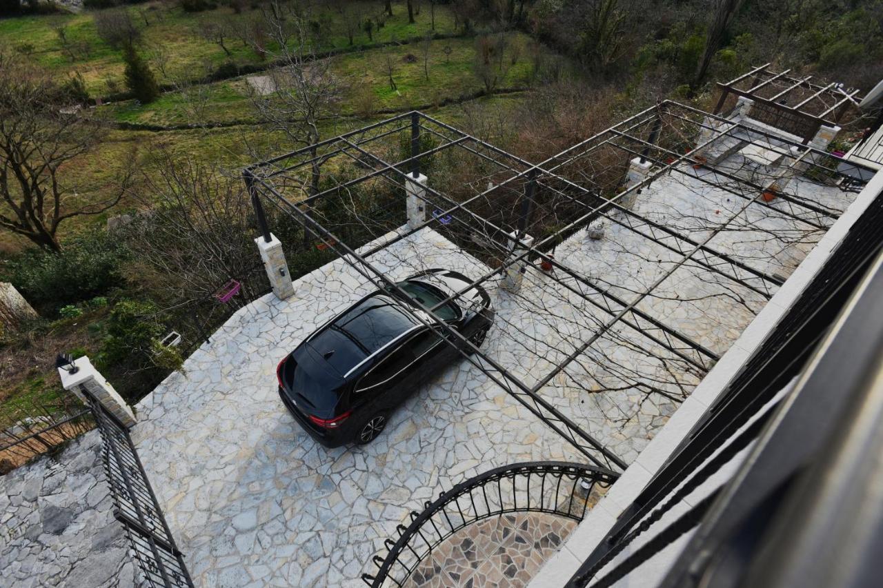 Apartamento Stone House Morinj Kotor Exterior foto